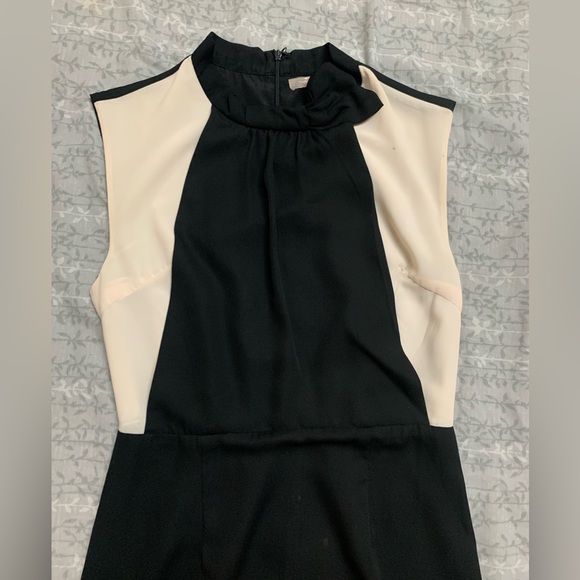 Woman’s black and white dress. Sleeveless. Size XS. - Picture 5 of 8